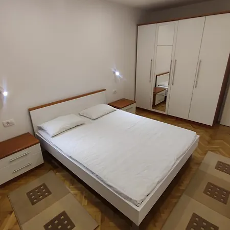 Saric Apartament *
