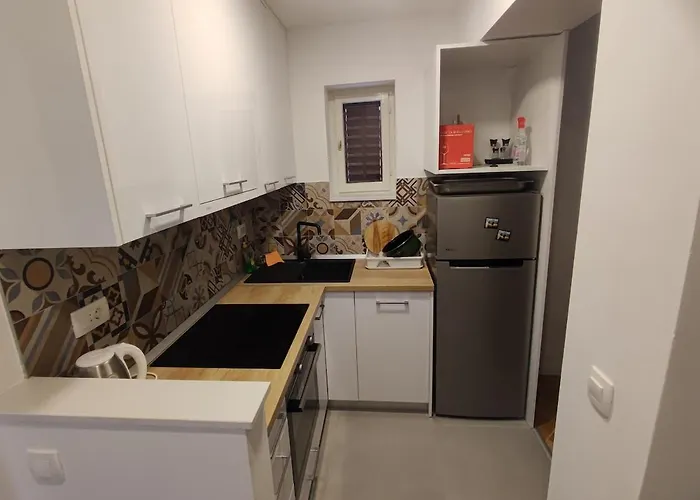 Saric * Μακάρσκα