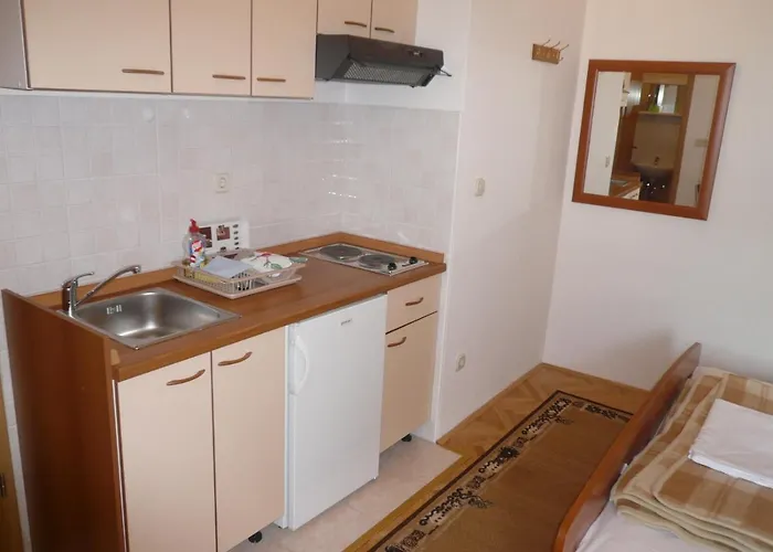 Saric * Μακάρσκα